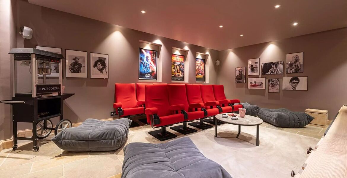 Just a few steps from the centre of Courchevel 1850 village,