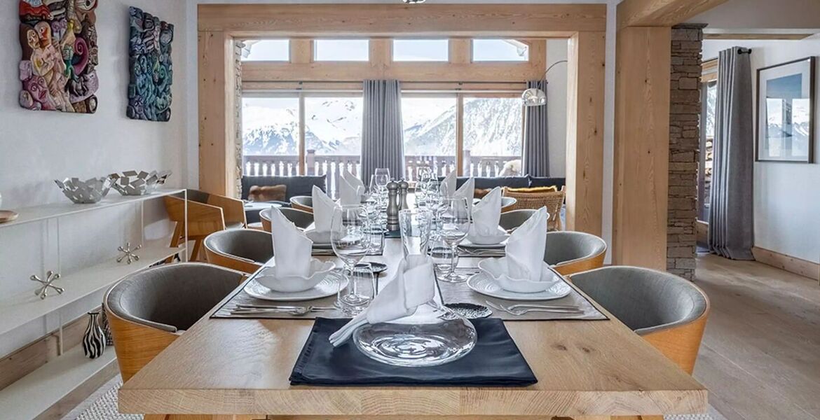 Just a few steps from the centre of Courchevel 1850 village,