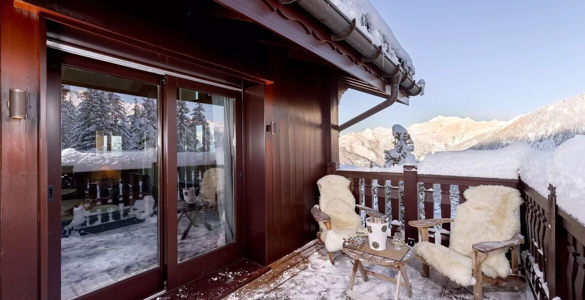 Just a few steps from the centre of Courchevel 1850 village,