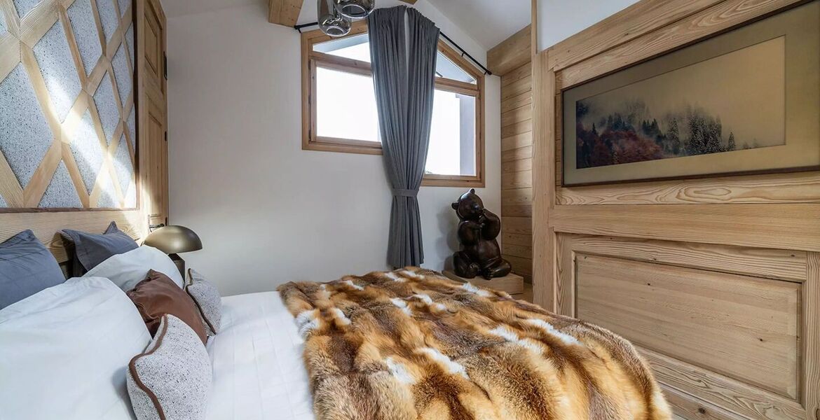 Just a few steps from the centre of Courchevel 1850 village,