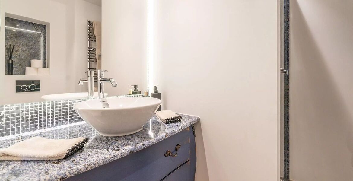Just a few steps from the centre of Courchevel 1850 village,