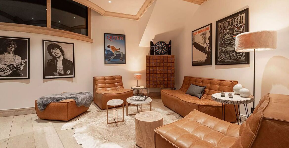 Just a few steps from the centre of Courchevel 1850 village,