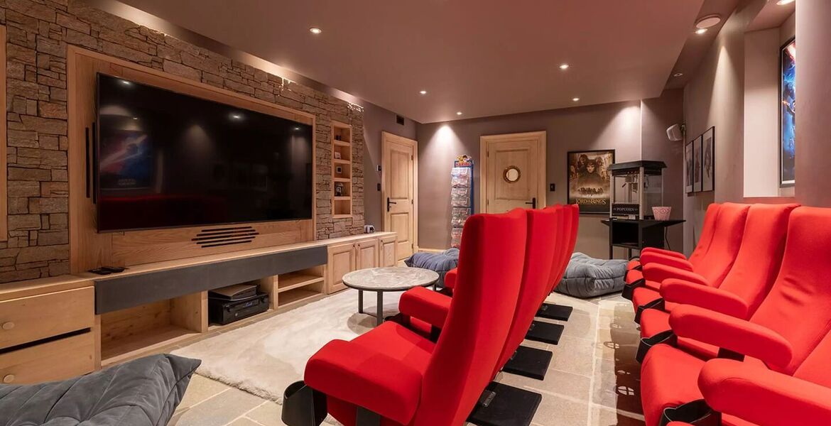 Just a few steps from the centre of Courchevel 1850 village,
