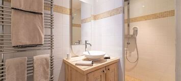 Just a few steps from the centre of Courchevel 1850 village,