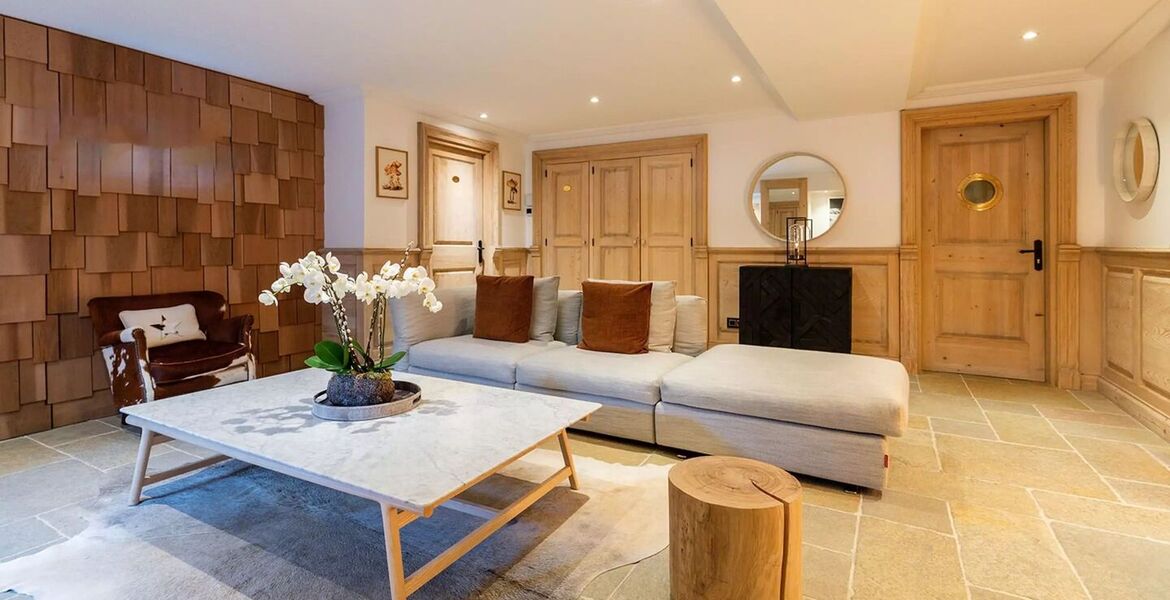 Just a few steps from the centre of Courchevel 1850 village,
