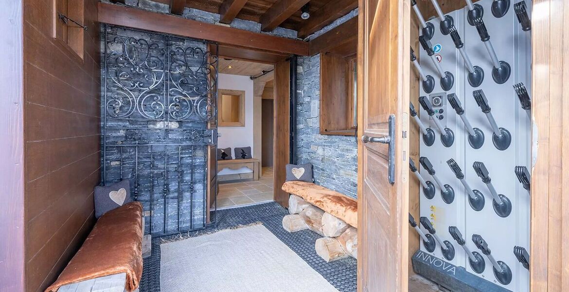 Just a few steps from the centre of Courchevel 1850 village,