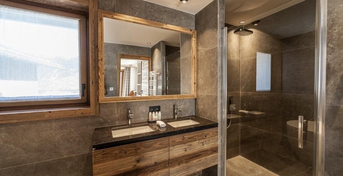 Chalet for rent in Courchevel 1300 with 320 sqm and 5 beds