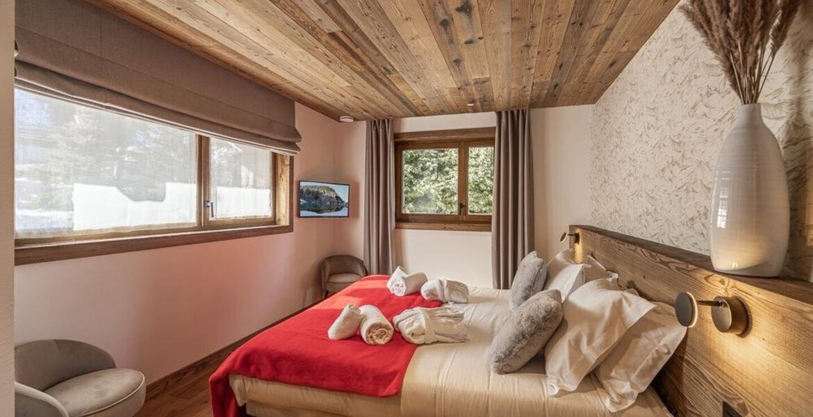 Chalet for rent in Courchevel 1300 with 320 sqm and 5 beds