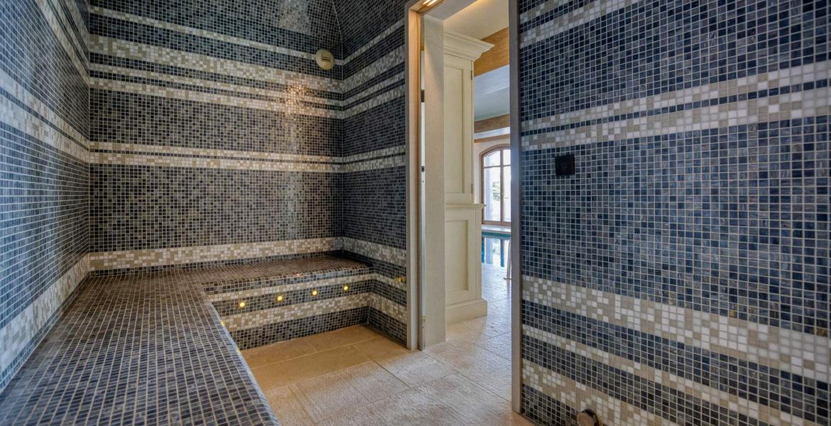 This is a stunning luxury chalet situated in Courchevel 1850