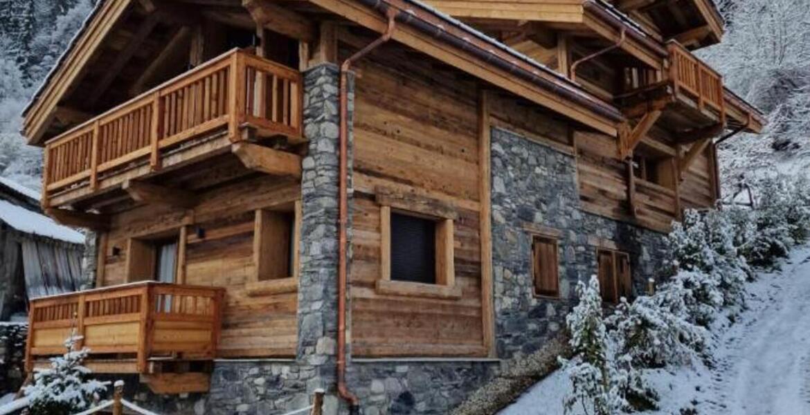A family chalet with swimming pool in Courchevel-Le Praz 