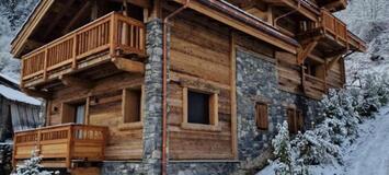 A family chalet with swimming pool in Courchevel-Le Praz 