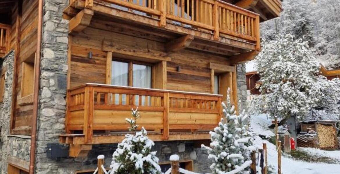 A family chalet with swimming pool in Courchevel-Le Praz 