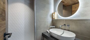Modern 4-Bedroom Apartment in Courchevel
