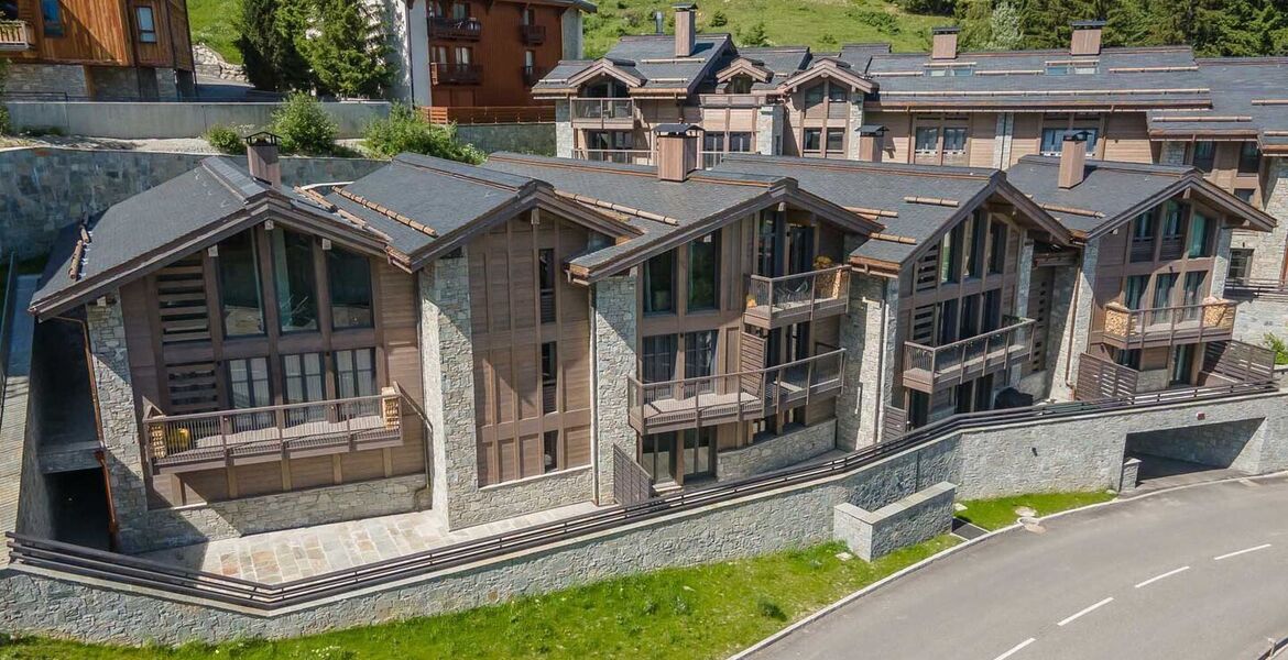 Modern 4-Bedroom Apartment in Courchevel