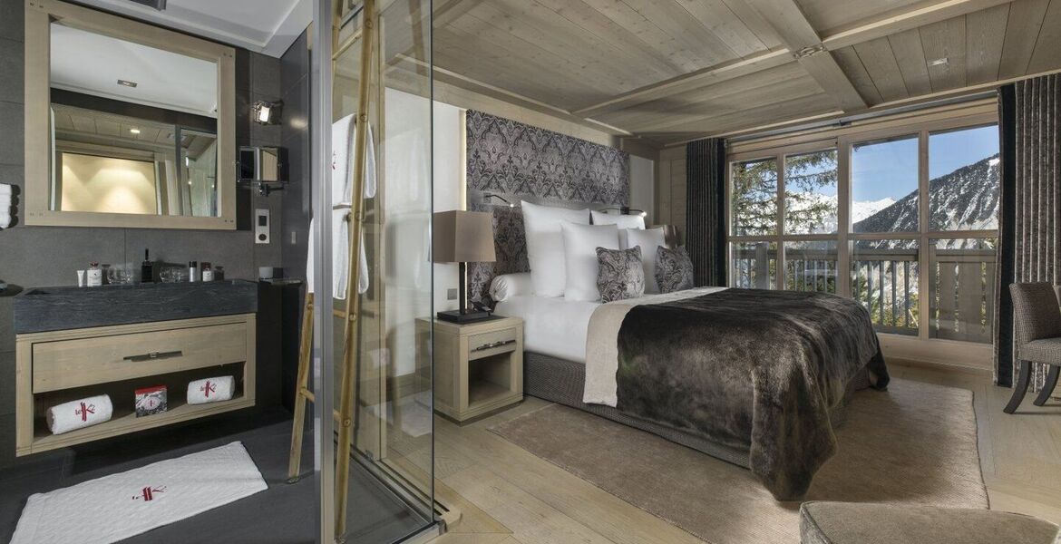 Luxury Chalet in Courchevel 1850 with Panoramic Views