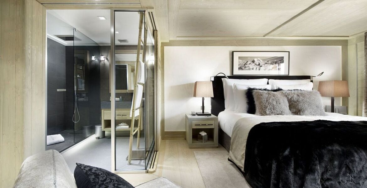 Luxury Chalet in Courchevel 1850 with Panoramic Views