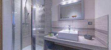 Luxury Chalet in Méribel with Stunning Views and Hot Tub