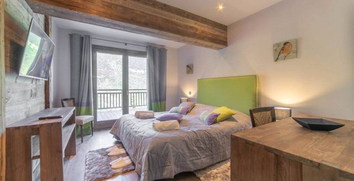 Luxury Chalet in Méribel with Stunning Views and Hot Tub