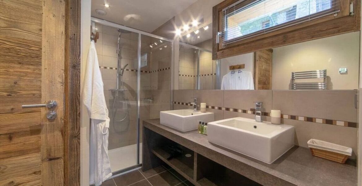 Luxury Chalet in Méribel with Stunning Views and Hot Tub