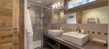 Luxury Chalet in Méribel with Stunning Views and Hot Tub