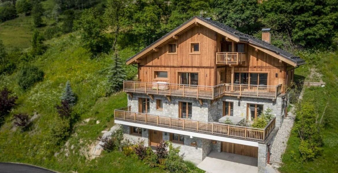 Luxury Chalet in Méribel with Stunning Views and Hot Tub