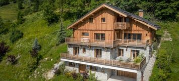 Luxury Chalet in Méribel with Stunning Views and Hot Tub