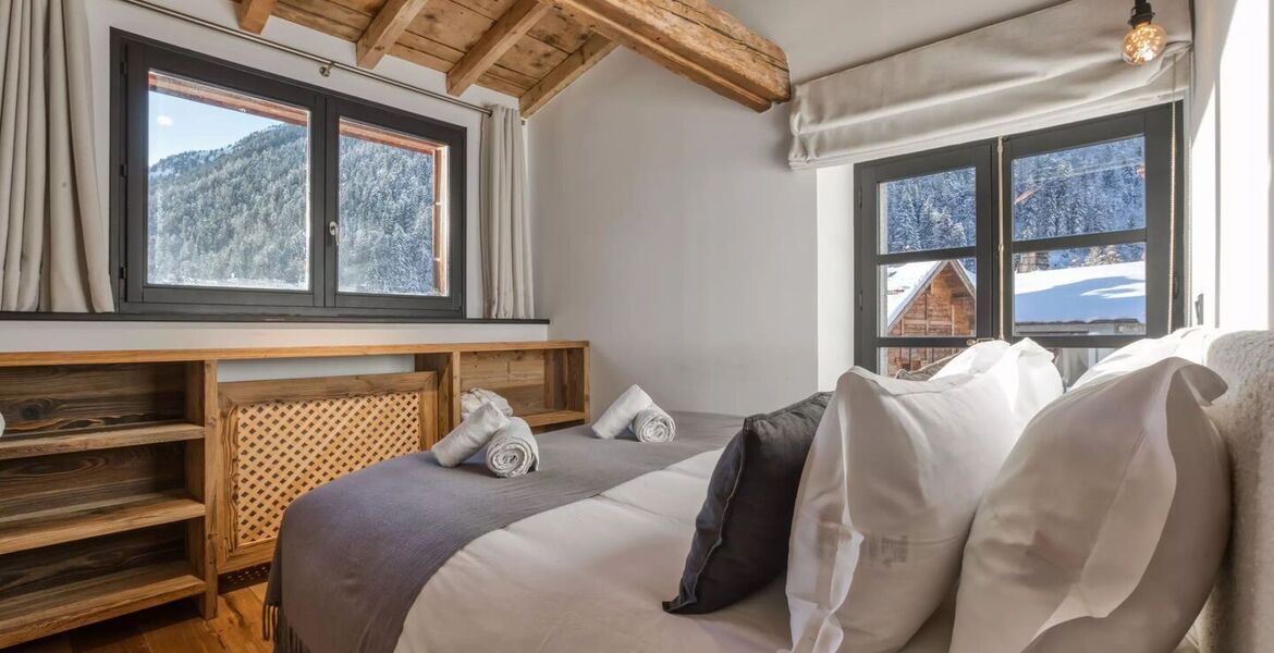 Luxury Chalet in Argentière with Stunning Mountain Views