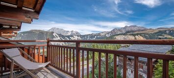 Ski-in/Ski-out Apartment in Courchevel 1850