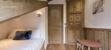 Ski-in/Ski-out Apartment in Courchevel 1850