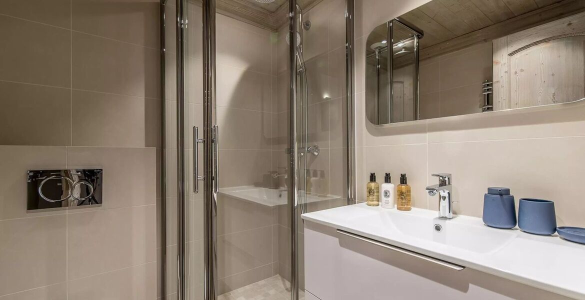 Ski-in/Ski-out Apartment in Courchevel 1850