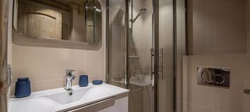 Ski-in/Ski-out Apartment in Courchevel 1850
