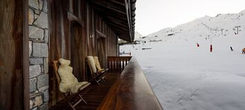 Ski-in/Ski-out Apartment in Courchevel 1850