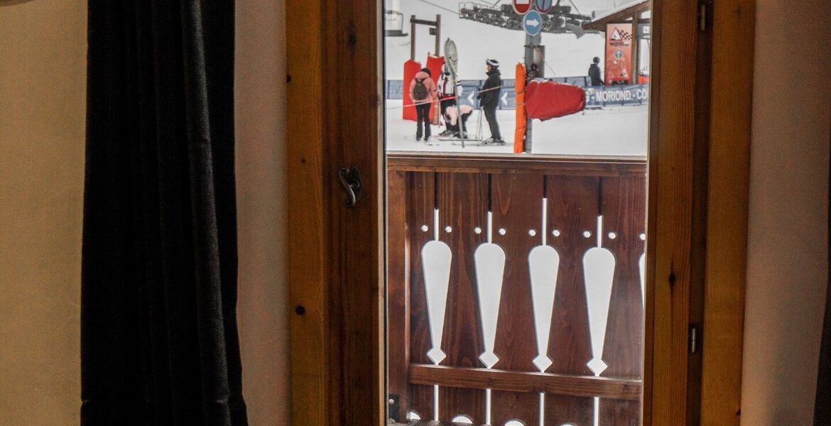 Ski-in/Ski-out Apartment in Courchevel 1850