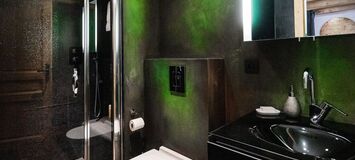 Ski-in/Ski-out Apartment in Courchevel 1850