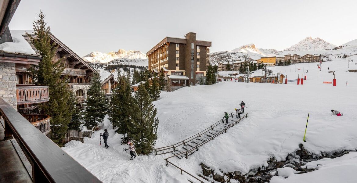 Ski-in/Ski-out Apartment in Courchevel 1850