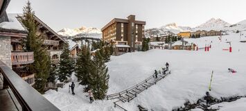 Ski-in/Ski-out Apartment in Courchevel 1850
