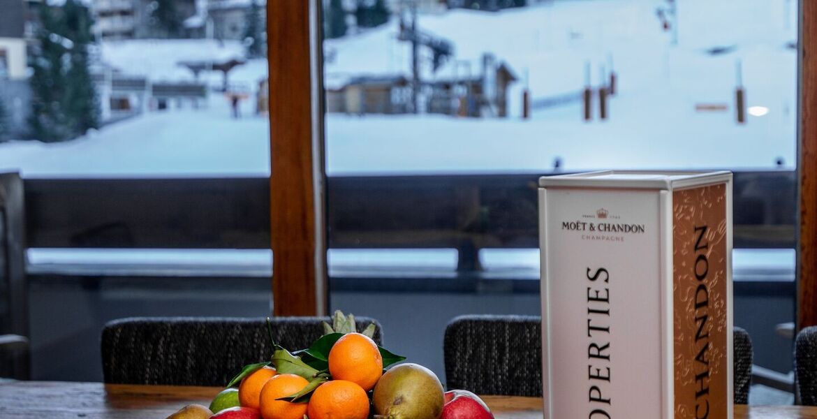 Ski-in/Ski-out Apartment in Courchevel 1850