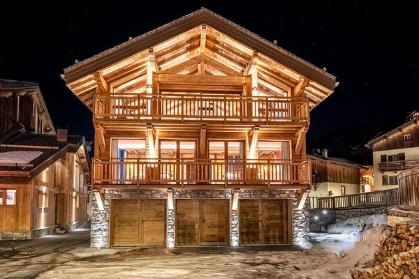 Brand New Luxury Chalet in Méribel with Spa