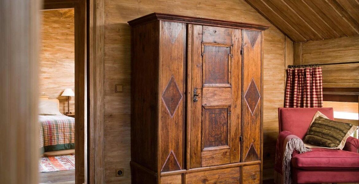 Luxury Chalet with Alpine Charm in Méribel Village