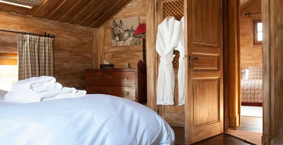 Luxury Chalet with Alpine Charm in Méribel Village