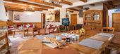 Chalet Savoyard Traditionnel avec une Ambiance