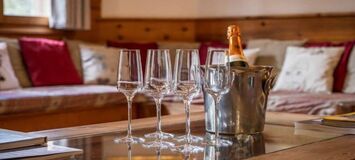 Chalet Savoyard Traditionnel avec une Ambiance