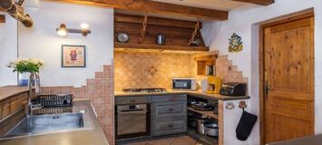 Chalet Savoyard Traditionnel avec une Ambiance