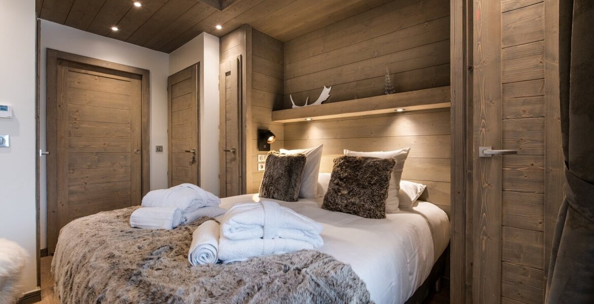 Chalet for rent in La Tania, Courchevel with 174 sqm,