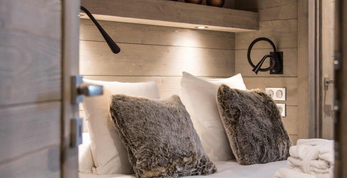 Chalet for rent in La Tania, Courchevel with 174 sqm,