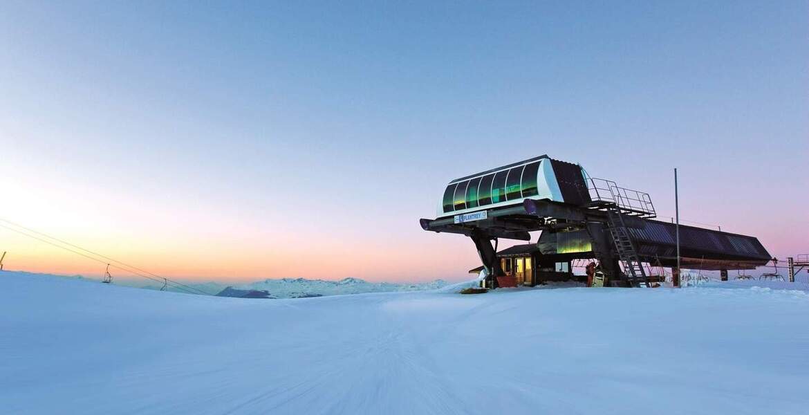 Luxury 5-Bedroom Ski Apartment in Heart of Courchevel 1850
