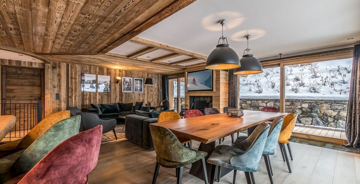 Une Évasion Alpine de Luxe avec une Terrasse Exceptionnelle