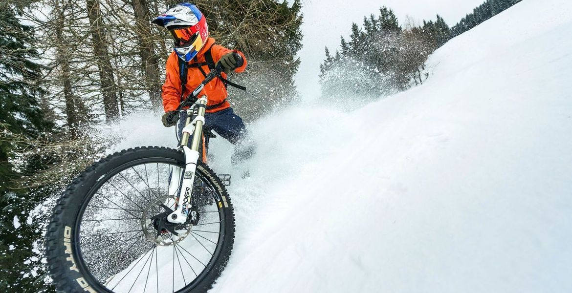 Snow bicycle