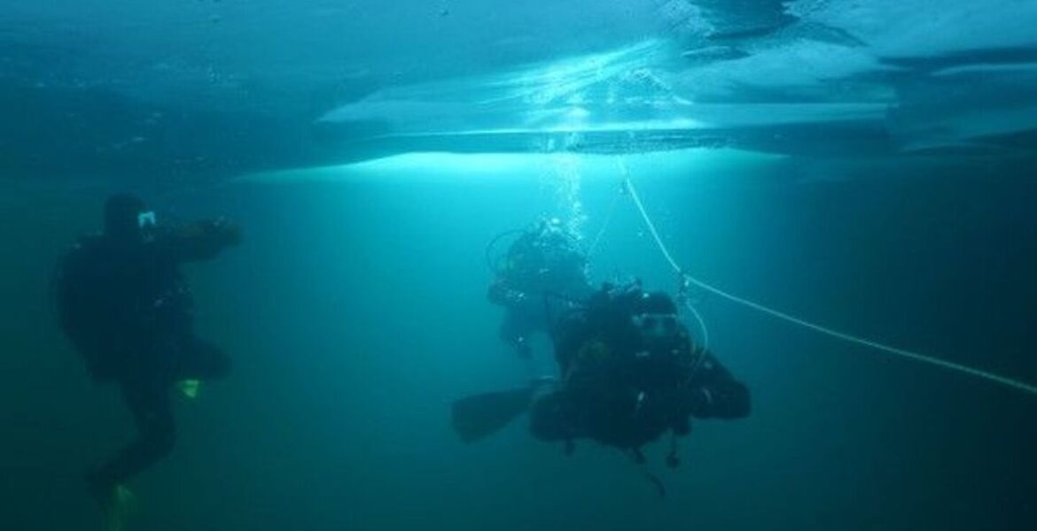 Plongée sous glace
