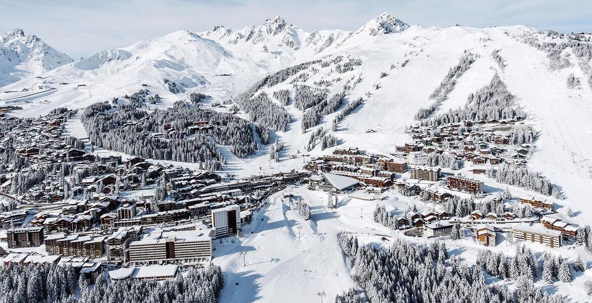 Bus and shuttle service to resort Courchevel with Altibus